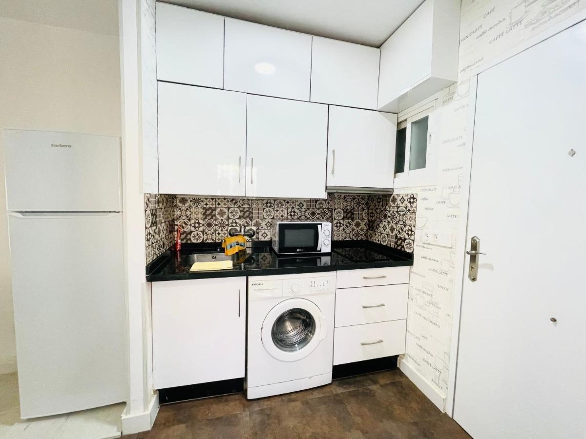 Bonito Apartamento Junto A Playa Centro Фуeнхирола Екстериор снимка